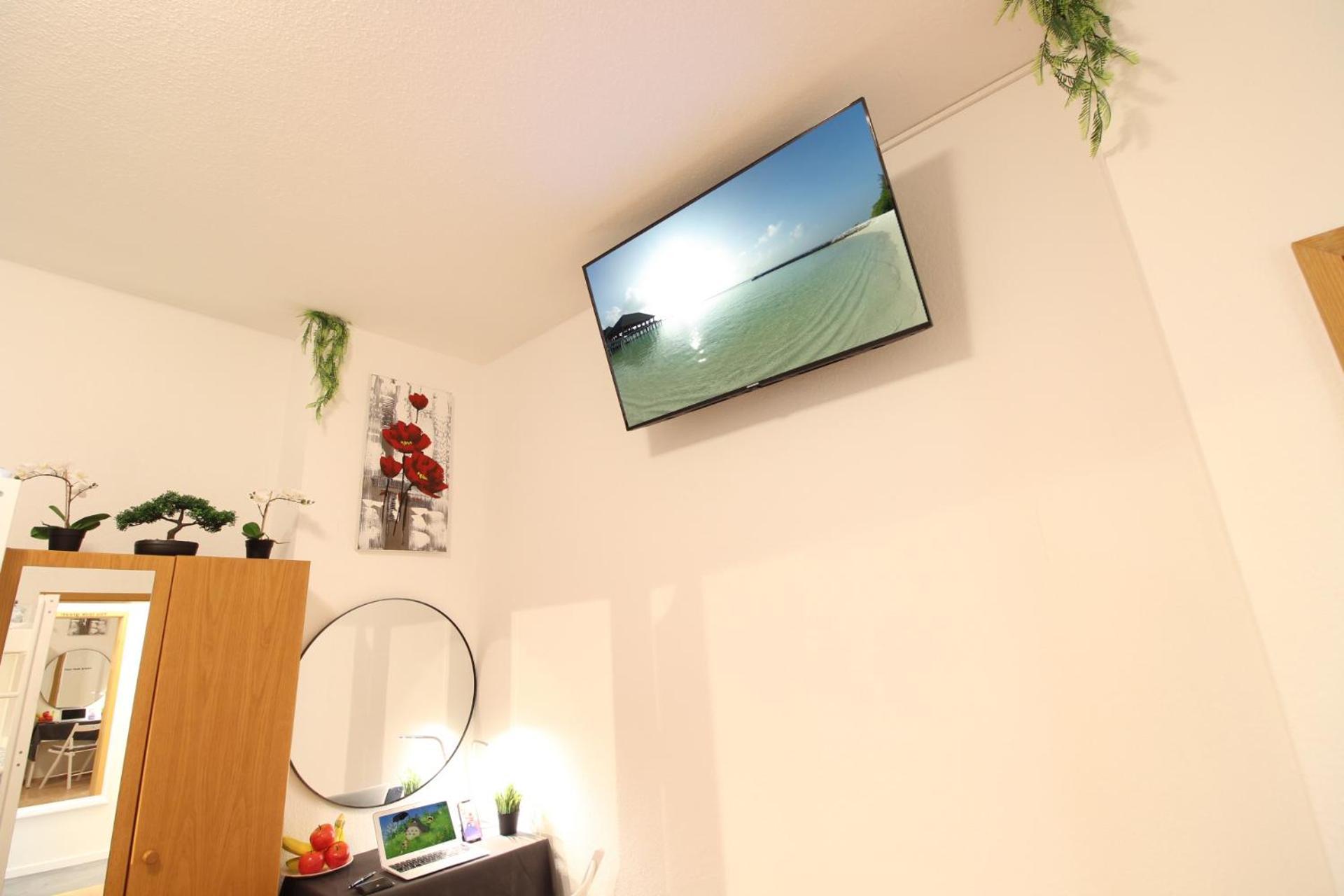 Hotel Ulm Zentrum - Komplettes Zimmer, Hochbett, Android Tv & Eigenem Bad - Perfekt Fuer Familien & Gruppen Eksteriør bilde