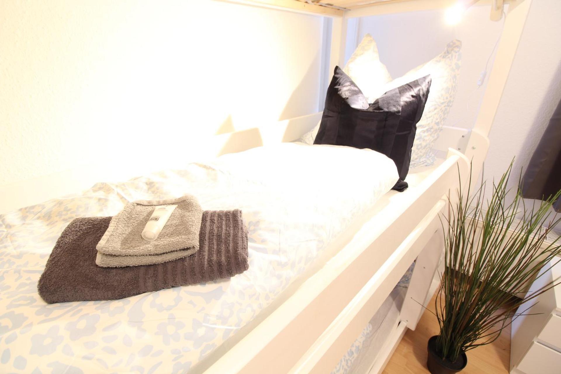 Hotel Ulm Zentrum - Komplettes Zimmer, Hochbett, Android Tv & Eigenem Bad - Perfekt Fuer Familien & Gruppen Eksteriør bilde