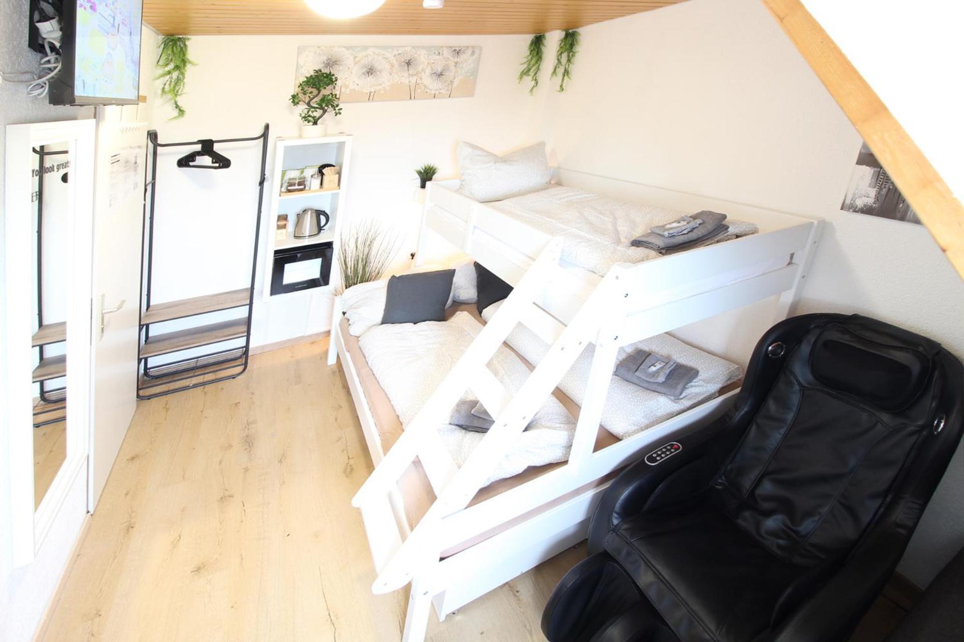Hotel Ulm Zentrum - Komplettes Zimmer, Hochbett, Android Tv & Eigenem Bad - Perfekt Fuer Familien & Gruppen Eksteriør bilde